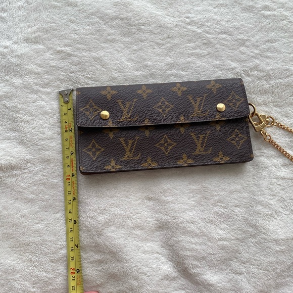 Authentic LV Louis Vuitton Monogram Accordion wallet with chain - Picture 7 of 8
